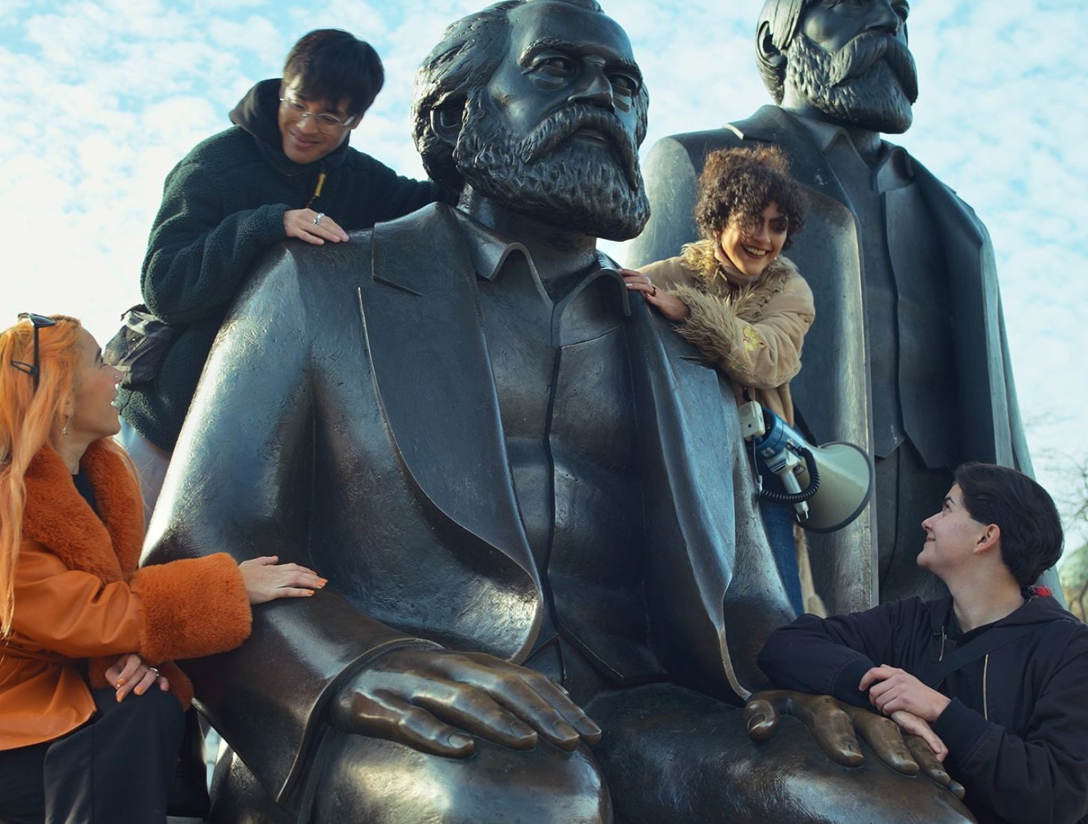 Film: Niemals allein, immer zusammen (Reihe: Eine Welt zu gewinnen)